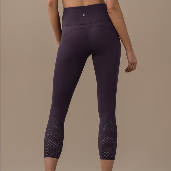 Lululemon Anew Legging, size 6. - Picture 5 of 5
